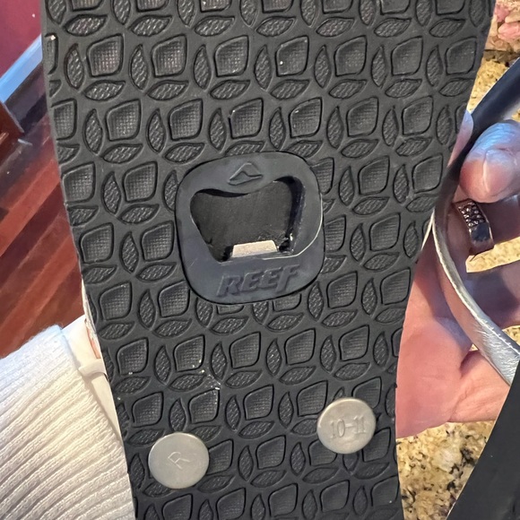 Women’s Size 11 Corona Reef Flip Flop Blue and Silver. Bottle opener. Like New. - Picture 4 of 4